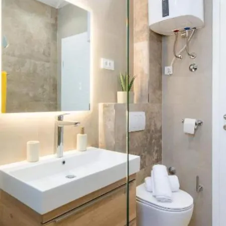 Luma Diklo - Classic One Bedroom With Sea View Apartment