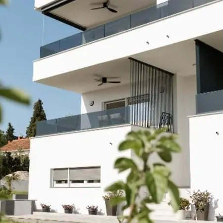 Luma Diklo - Classic One Bedroom With Sea View Apartment *